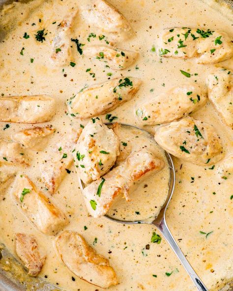 An easy, 30 minute recipe for creamy Chicken Lazone! Tender strips of chicken smothered in a creamy sauce, served over a bed of pasta noodles. #chicken #lazone #chickenlazone #recipe Chicken Lazone Pasta, Chicken Lazone, Chicken Smothered, Noodles Chicken, Jo Cooks, Winner Winner Chicken Dinner, Pasta Noodles, 30 Minute Meals, Creamy Sauce