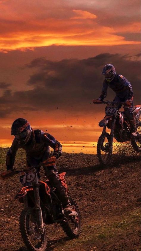 Motocross Photography, Ktm Motocross, Motocross Love, Dirt Bike Racing, Cool Dirt Bikes, Image Moto, Bike Riders, Motorcross Bike, Bike Aesthetic