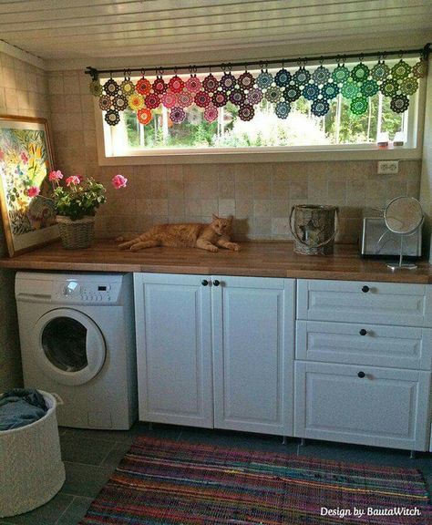 Rag Curtains, Koti Diy, Diy Curtain, Crochet Curtain Pattern, Kitchen Window Curtains, Japanese Crochet, Flower Curtain, Crocheted Items, Crochet Curtains