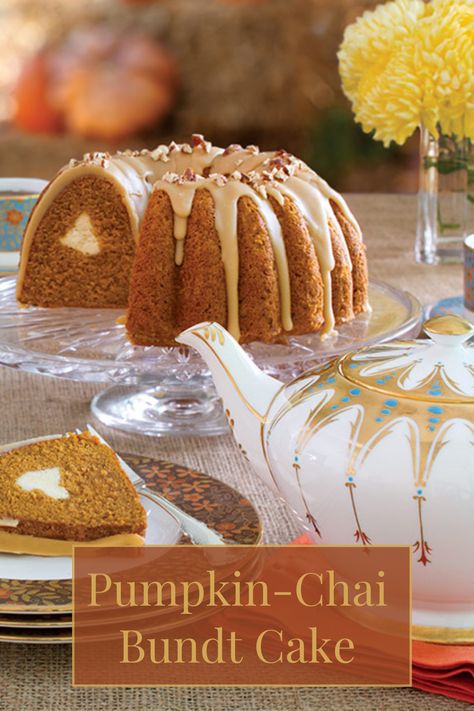 Easy Cakes To Make, Caramel Icing, Pumpkin Bundt Cake, Pumpkin Chai, Bundt Cakes Recipes, Toasted Pecans, Bundt Cake, Easy Cake, Cake Plates