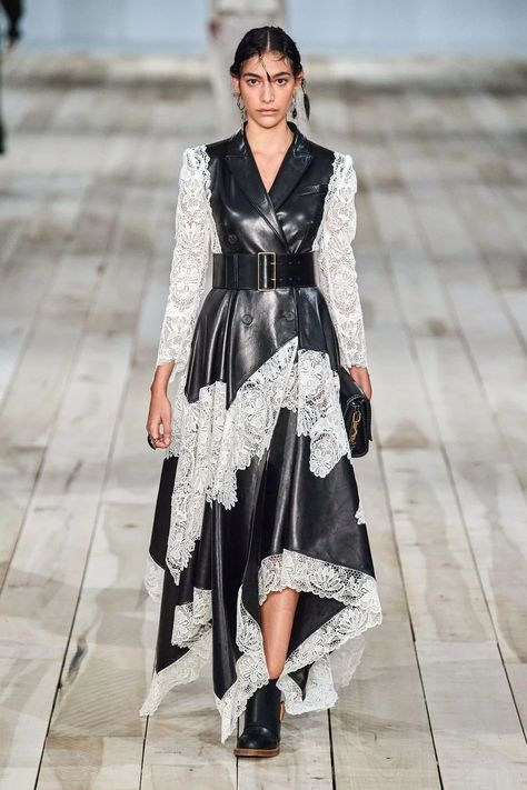 Alexander Mcqueen 2020, Ideal Wardrobe, Mcqueen Fashion, Vogue Australia, Black And White Dress, Fashion Show Collection, Fashion 2020, Vogue Paris, High End Fashion