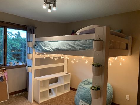 Loft Bed With Bookshelves, Loft Bed 9 Ft Ceiling, Big Loft Bed, Beachy Loft Bed, Couch Under Loft Bed, Full Size Loft Bed Diy, Loft Bed Decor, Bedroom Makeover Modern, King Size Loft Bed