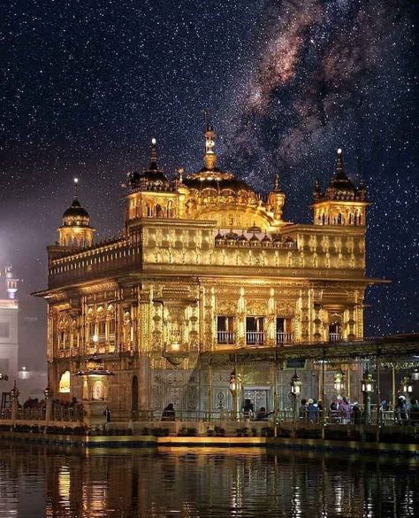 Golden Temple Wallpaper, Guru Nanak Wallpaper, Harmandir Sahib, Golden Temple Amritsar, Spiritual Inspiration Quotes, Spiritual Pictures, Cover Pics For Facebook, Temple Photography, Color Wallpaper Iphone