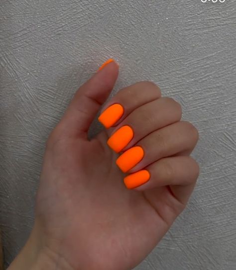 Fluorescent Orange Nails, Fluorescent Yellow Nails, Bright Neon Orange Nails, Bright Orange Summer Nails, Neon Orange Nails With Design, Matte Neon Nails, Neon Colored Nails, Neon Short Nails, Neon Nails Ideas