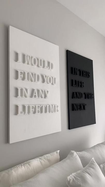 Room Decor Quotes Inspiration, Diy Art Pieces For Home Decor, Couple Home Ideas, Easy Decor Crafts, Diy Picture Wall Ideas, Diy Home Decor Canvas, Apartment Inspiration Aesthetic, Black And White Aesthetic Home, Home Decor Ideas Aesthetic