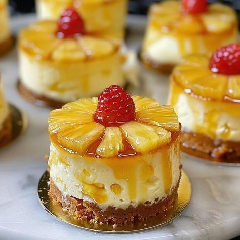 Pineapple Upside Down Wedding Cake, Mini Fancy Desserts, Pineapple Upside Down Cupcakes Homemade, Mini Pineapple Upside Down Cheesecake, Pineapple Cheesecake Recipes, Mini Pineapple Cheesecake, Mini Upside Down Pineapple Cake, Mini Tarimisu Cups, Upside Down Pineapple Salmon Mini Pies