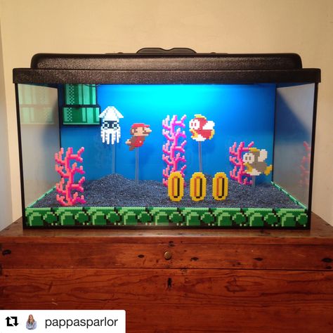 Mario Fish Tank, Diy Geek Decor, Mario House Diy, Mario Bros Decoration Ideas, Super Mario Diy, Mario Decorations, Nintendo Room, Super Mario Room, Mario Crafts