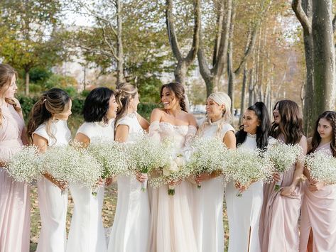 23 Unique Bridesmaid Bouquet Alternatives Bridesmaid Clutch Instead Of Flowers, Alternatives To Bridesmaid Bouquets, Bridesmaids Without Bouquets, Bridesmaid Flowers Simple, Cheap Bridesmaids Bouquets, Unique Bridesmaid Bouquet, Bouquet Alternatives, Bridesmaid Bouquet Alternatives, Diy Bridesmaid Bouquet