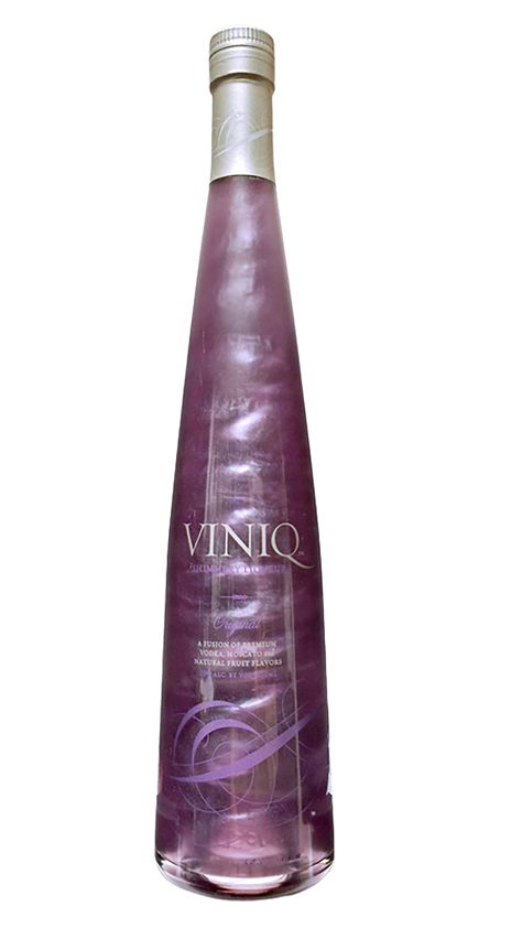 Shimmery Purple Alcohol — Delicious Or Disgusting? #refinery29 https://www.refinery29.com/2017/06/160078/viniq-liqueur-wine-vodka-review#slide-1 Viniq Drinks, Viniq Vodka, Purple Drinks Alcohol, Hypnotic Drinks, Alcoholic Drinks Vodka, Tipsy Bartender Recipes, Purple Alcohol, Purple Drink, Vodka Wine