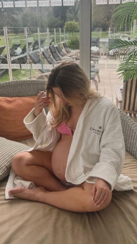 Champneys Spa, Celebrity Maternity Style, Spa Weekend, Lovely Family, Pregnancy Wardrobe, Love Island, Baby Bump, Baby Bumps, Spa Day