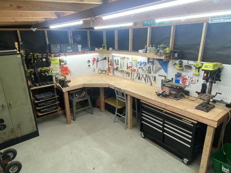 Basement Workshop Ideas, Work Shed Ideas Workshop, Shed Workshop Ideas, Shed Workbench, Garage Workshop Ideas, Garage Bench, Garage Workshop Layout, Garage Workbench Plans, Garage Workshop Plans