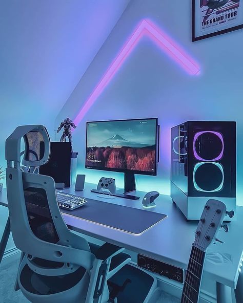 Cool Diablo Series Game Equipment Ultimate Gaming Setup, Games Room Inspiration, Small Game Rooms, Gaming Desk Setup, Best Gaming Setup, Computer Gaming Room, Computer Desk Setup, Home Studio Setup, Gamer Room Decor