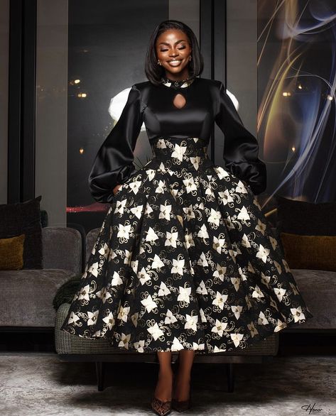 Mikado Ball Gown, Nigerian Lace Styles Dress, Modest Dresses Fashion, Classy Gowns, Chic Dress Classy, Funky Dresses, African Dresses For Kids, Elegant Outfit Classy, Dinner Dress Classy