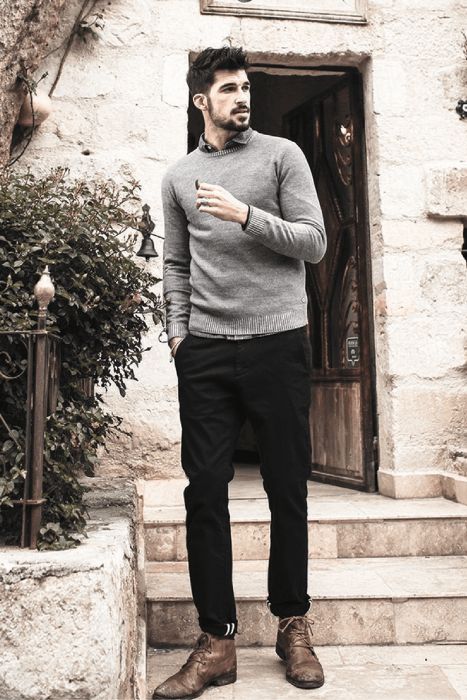 How To Wear Boots For Men - 50 Style And Fashion Ideas Men’s Knit Sweater Outfit, Tech Guy Outfit, French Guy Style, Mens Grey Sweater Outfit, Mens Fashion 30 Year Old, French Outfit Style Men, French Men Fashion, Grey Sweater Outfit Mens, French Style Men