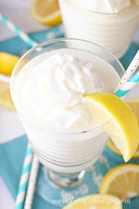 Copycat Chick-Fil-A Frosted Lemonade Lemon Recipes Easy, Frosted Lemonade Recipe, Limeade Drinks, Delicious Lemon Cake, Passion Tea Lemonade, Poke Cake Lemon, Frozen Limeade, Frosted Lemonade, Lemonade Drink