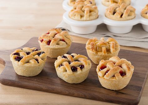 Nothing goes better with an afternoon in the snow than fresh baked E.D.SMITH Mini Cherry Fruit Pies.   After the kids came in from our neighborhood ice rink, I greeted them with a tray of these adorable little pies, perfect for little hands.  They loved the idea of individual pies, one for each of them! … Mini Fruit Pies, Mason Jar Pies, Small Pies, Individual Pies, Fruit Pies, Butter Crust, Blueberry Pie Filling, Cinnamon Bun, Cherry Fruit