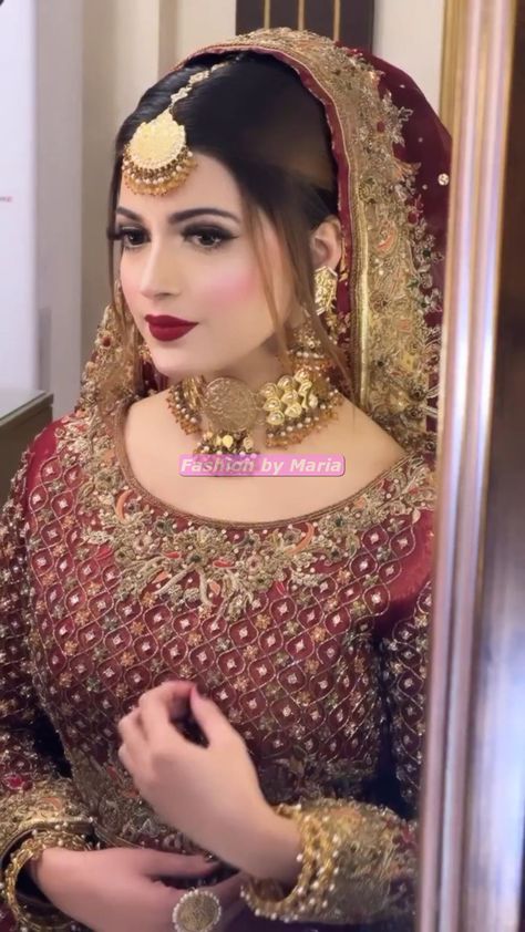 New Collection of Fancy Bridal Dresses for Barat and Walima. Best Fancy Suits for Weddings and Parties https://youtu.be/0eCPO5P2nD4 Bridal Dresses For Barat, Pakistani Makeup Looks, Fancy Suits, Hd Make Up, Pakistani Makeup, Bridal Makeup Videos, Pakistani Bridal Hairstyles, Floral Henna, Wedding Pen