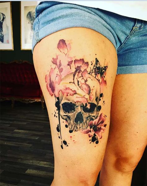 Trash polka flowers covered skull tattoo on thigh for adventurous women Skull Tattoo On Thigh, Tatuaje Trash Polka, Tattoo On Thigh, Skull Tattoo Flowers, Trash Polka Tattoo Designs, Mum Tattoo, Feminine Skull Tattoos, Dragons Tattoo, Skull Rose Tattoos