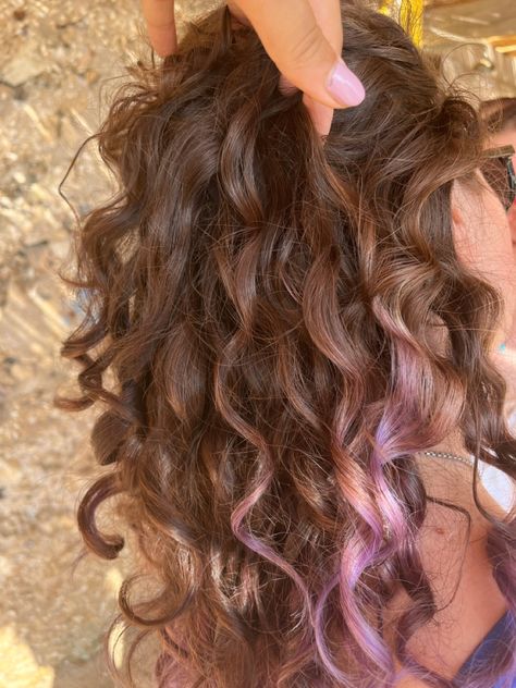 hair-curly hair-purple-hair dye 2c Colored Hair, Brown Curly Hair Dye Ideas, Pink Peak A Boo Curly Hair, Neopolitan Hair Highlights Curly, Brown And Pink Hair Curly, Curly Died Hairstyles, Purple Curly Hair Highlights, Curly Hair Peekaboo Color, Curly Hair Dye Ideas