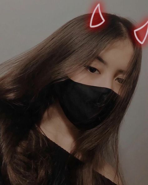 Beautiful day.. shared by Arra on We Heart It | Gambar, Kecantikan, Foto gadis cantik Black Mask Aesthetic, Pic Video, Mask Aesthetic, Beautiful Eyes Pics, Filipino Girl, Girl Dpz, Self Portrait Poses, Mask Girl, Black Mask