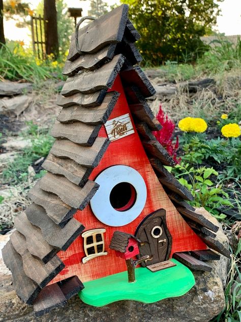 Beautiful Birdhouses, House Planter, Handmade Birdhouses, Bird Houses Ideas Diy, Rustic Birdhouse, Wooden Bird Houses, Bird House Plans, Unique Bird Houses, Whimsical Home