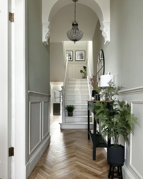 Victorian Entrance Hall, Victorian Hallway Ideas, Edwardian Hallway, Hall Ways Ideas, Hallway Wall Decor Ideas, Stairs And Hallway Ideas, Herringbone Flooring, Victorian Hallway, Hallway Colours