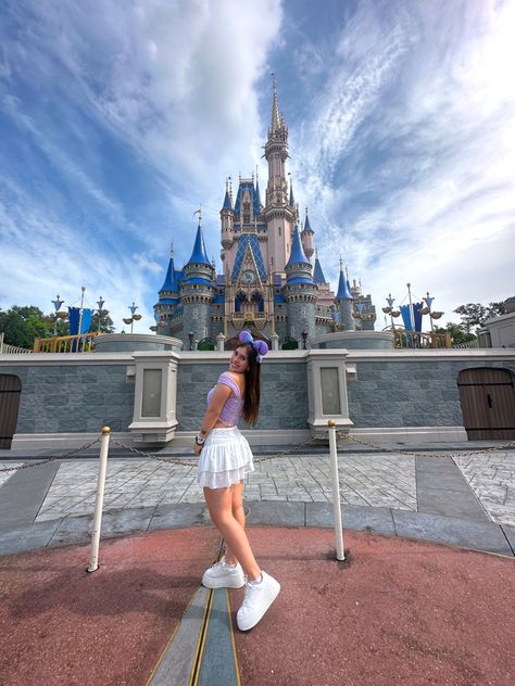 disney, magic kingdom Disney Outfits Magic Kingdom, Disney Magic Kingdom Outfit, Magic Kingdom Photo Ideas, Magic Kingdom Aesthetic, Magic Kingdom Pictures, Disney World Photo Ideas, Magic Kingdom Outfit, Magic Kingdom Castle, Disney Trip Outfits