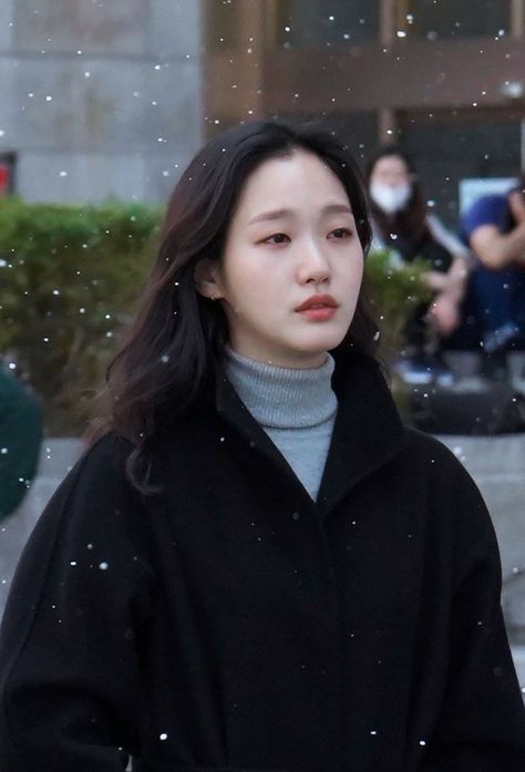 Kim Go Eun Goblin, Kim Go Eun Style, Goblin The Lonely And Great God, Goblin Korean Drama, Chinese Fancy Dress, Kim Go Eun, Beauty Goals, Haircuts For Medium Hair, Korean Actresses