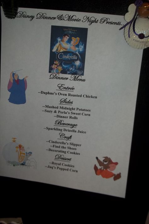 Cinderella Movie Menu - could dress for the royal ball and have soup out of a Cinderella pumpkin :D Disney Nights, Disney Movie Night Menu, Theme Dinners, Disney Themed Movie Night, Disney Movie Night Food, Movie Dinner, Disney Movie Night Dinner, Disney Night, Disney Menus