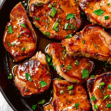 Cooking Honey Garlic Pork Chops - Charm Recipes Easy Pork Tenderloin Recipes, Honey Pork Chops, Easy Pork Tenderloin, Honey Garlic Pork, Garlic Pork Chops, Cuban Mojo, Pork Bites, Mojo Pork, Garlic Pork