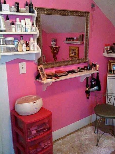 Room idea, love it. Hair Station, Vanity Diy, Hair Stations, Mermaid Beauty, Chairs Diy, Makeup Station, Dollar Store Hacks, Organisation Hacks, Trendy Makeup