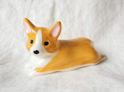 Corgi Clay Sculpture, Polymer Clay Corgi, Corgi Pottery, Corgi Sculpture, Corgi Clay, Clay Dog Easy, Corgi Figurine, Corgi Ceramic, Dog Clay