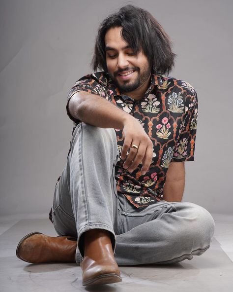 Simar Doraha, Blue Mustang, Punjabi Singer, Ammy Virk, Best Profile, Learn To Play Guitar, Best Profile Pictures, Dark Brown Hair Color, Cricket Sport