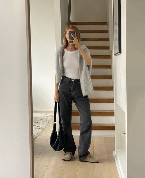 Birkenstock Boston Outfit, Boston Outfits, Birkenstock Outfit, Clogs Outfit, Skandinavian Fashion, Cute Winter Outfits, Thanksgiving Outfit, 2024 Vision, Weekend Outfit