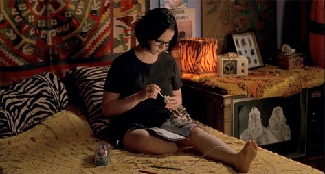 16 Bedrooms From Classic Movies That Define Teenagehood Movie Bedroom, Michel Gondry, Film Writer, Ghost World, Teen Movies, Classic Bedroom, Teenage Bedroom, Pop Culture References, Girls Rules