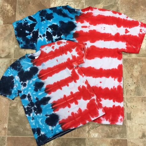 Diy Fourth Of July Shirt, Tie Dye Designs Pattern, Easy Diy Tie Dye, Red White And Blue Tie Dye, Homemade Tie Dye, Diy Tie Dye, Tie Dye Shirts Patterns, Ty Dye, Blue Tie Dye Shirt