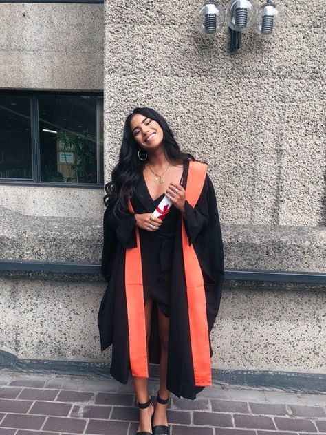 London Graduation, King's College London, Biomedical Science, King's College, Grad Photoshoot, Graduation Photo, My Energy, Graduation Photos, Graduation Day