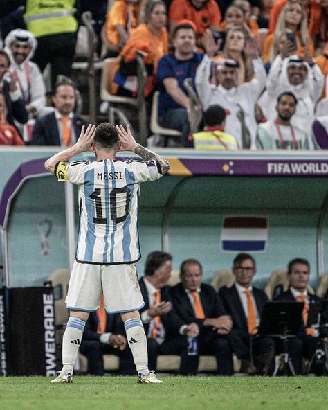 ESPN FC on Instagram: "Lionel Messi really celebrated right in front of Louis van Gaal and the Netherlands bench 🥶" Messi World Cup, Argentina World Cup, Van Gaal, Messi Vs, Lionel Messi Wallpapers, Lionel Andrés Messi, Cristiano Ronaldo Lionel Messi, Messi Argentina, Story People