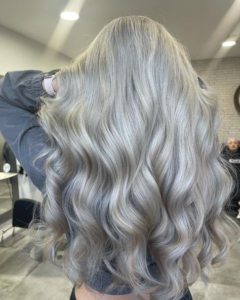 Platinum Grey Hair, Grey Platinum Hair, Blondie Style, Hair Color Ideas For Brunettes Balayage, Grey Blonde Hair, Human Hair Pieces, Icy Blonde Hair, Silver Blonde Hair, Gorgeous Gray Hair