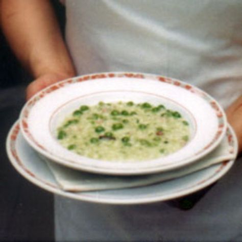 This traditional dish is one of the recipes that, for us, defines the food of Venice. Green Pea Recipes, Rice And Peas Recipe, Peas Recipe, Italian Recipes Dessert, Rice And Peas, Pea Recipes, Just Eat It, Vegetarian Dinners, Rice Soup