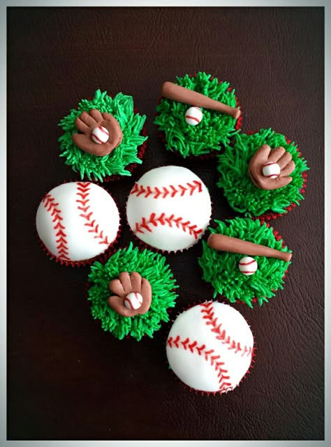 Baseball Glove Cupcakes, October Cake, Baseball Cakes, Baseball Birthday Cakes, Baseball Cupcakes, Baseball Theme Birthday, Baseball Cake, Baseball Theme Party, Little League Baseball