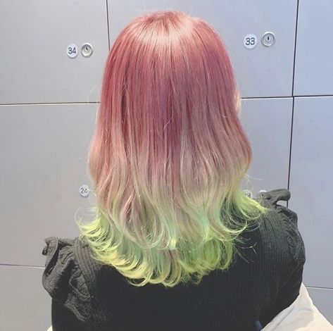 Mitsuri Inspired Hair, Mitsuri Hair Color, Pastel Pink And Green Hair, Mitsuri Hair Dye, Mitsuri Hair Down, Mitsuri Hairstyle, Mitsuri Hair, Pink And Green Hair, Cute Hair Colors