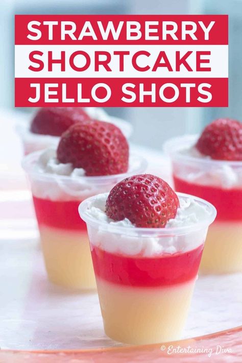 Jello Shooters, Best Jello Shots, Jello Shots Vodka, Jello Shots Recipe, Jello Pudding Shots, Mousse Au Chocolat Torte, Cake Vodka, Layered Jello, Strawberry Vodka