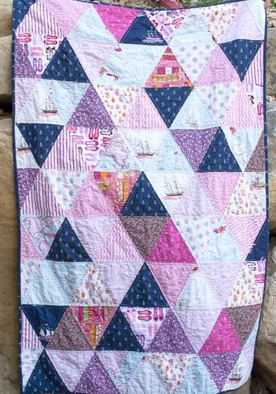 College Dorm Triangles Quilt Easy Triangle Quilt, Triangle Patchwork Quilt, Equilateral Triangle Quilt Pattern, Pixelated Quilts Free Pattern, Equilateral Triangle Quilt, Modern Baby Quilt Patterns, Triangle Quilt Tutorials, Free Baby Quilt Patterns, Camper Quilt