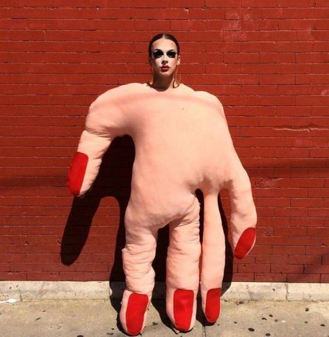 Hand Costume, Ugly Fashion, Daily Pictures, Weird And Wonderful, Instagram Foto, Costume Design, Fancy Dress, Mardi Gras, Wearable Art