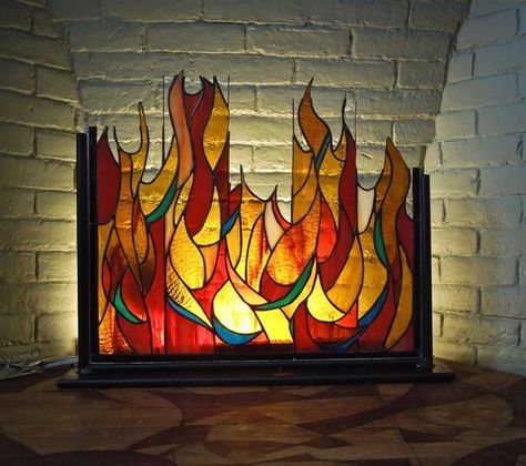 Stained Glass Fireplace Screen, Glass Fireplace Screen, زجاج ملون, Mosaic Stained, Glass Fireplace, Tiffany Stained Glass, Stained Glass Lamps, Stained Glass Diy, Stained Glass Crafts