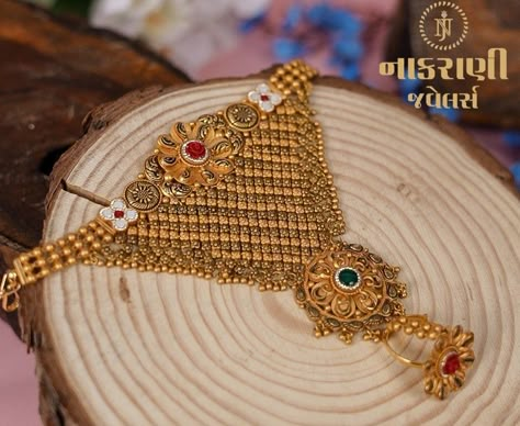 Gold Pocha For Women, Hand Panja Design Gold, Hath Panja Gold Design, Gold Panja For Hand, Unsee Juice, Hand Panja, Vintage Indian Jewelry, Health Chart, Unique Gold Jewelry Designs