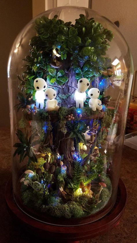 Princess Mononoke kodama terrarium. Kodama Terrarium, Anime Diy, Elf Toy, Elf Tree, نباتات منزلية, Geek Decor, Garden Terrarium, Princess Mononoke, Terraria