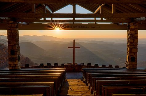 Symmes Chapel, Ratatouille Film, Tiny Churches, Pretty Place Chapel, Laptop Ideas, Wedding Archway, Creator Of The Universe, Outdoor House, Mountain Road