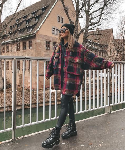 Winter Outfits Plaid Jacket, Black And Plaid Outfit, Doc Marten Fall Outfits Women, Girly Combat Boots Outfit, Punk Rock Winter Outfits, Big Flannel Jacket Outfit, Edgy Comfy Outfits Winter, Black Pant Fall Outfit, Grungy Comfy Outfits